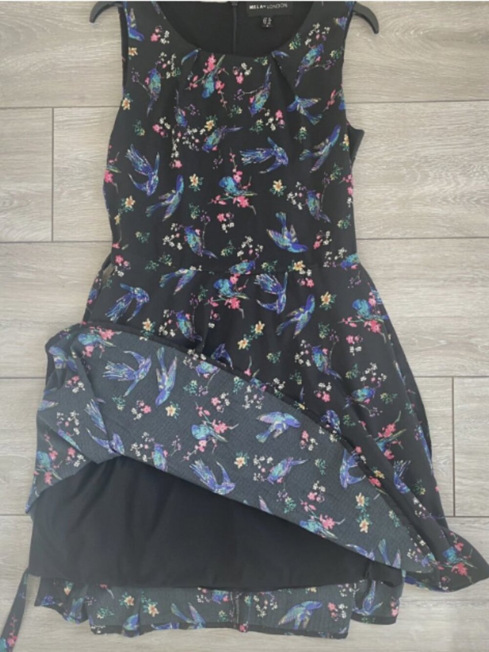 Mela London Black Floral And Intricate Bird Design Sleeveless Dress Large